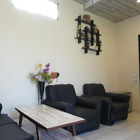 Farsal Villa Srīnagar エクステリア 写真
