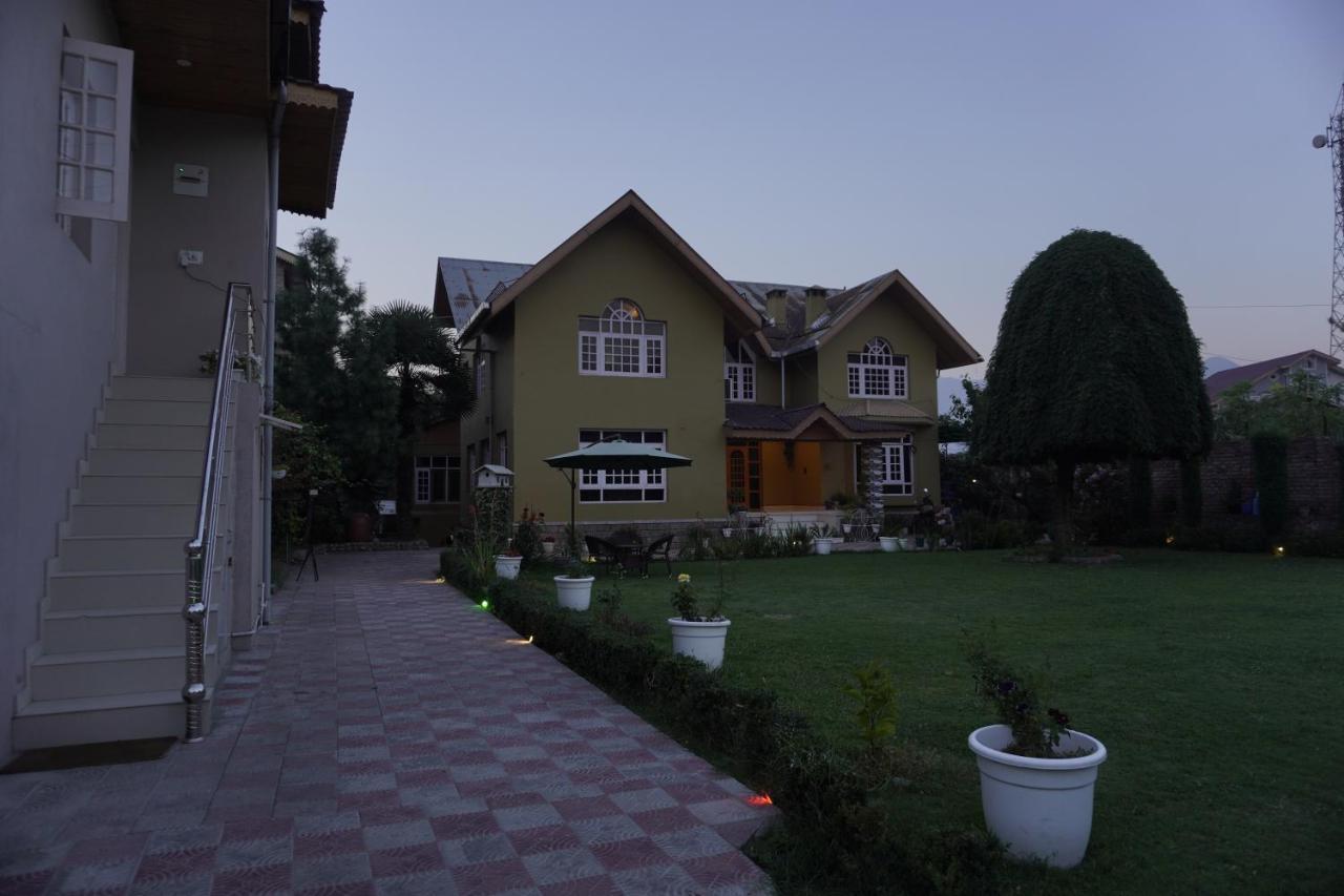 Farsal Villa Srīnagar エクステリア 写真